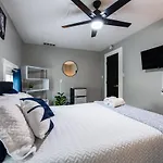 Suite Near Downtown Louisville, Ky - Suite IX