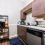 Suite Near Downtown Louisville, Ky - Suite IX